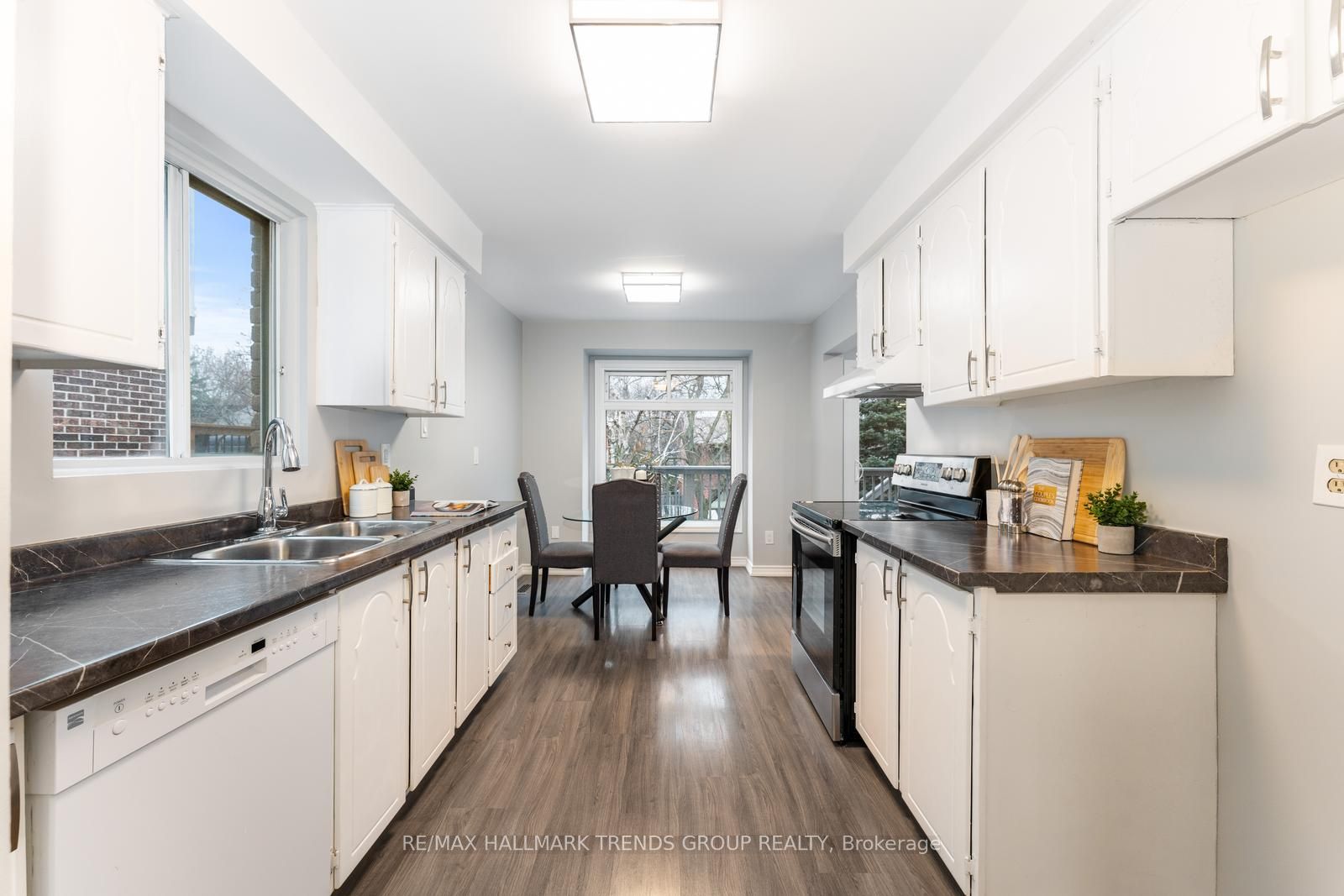 6 Macauley Dr