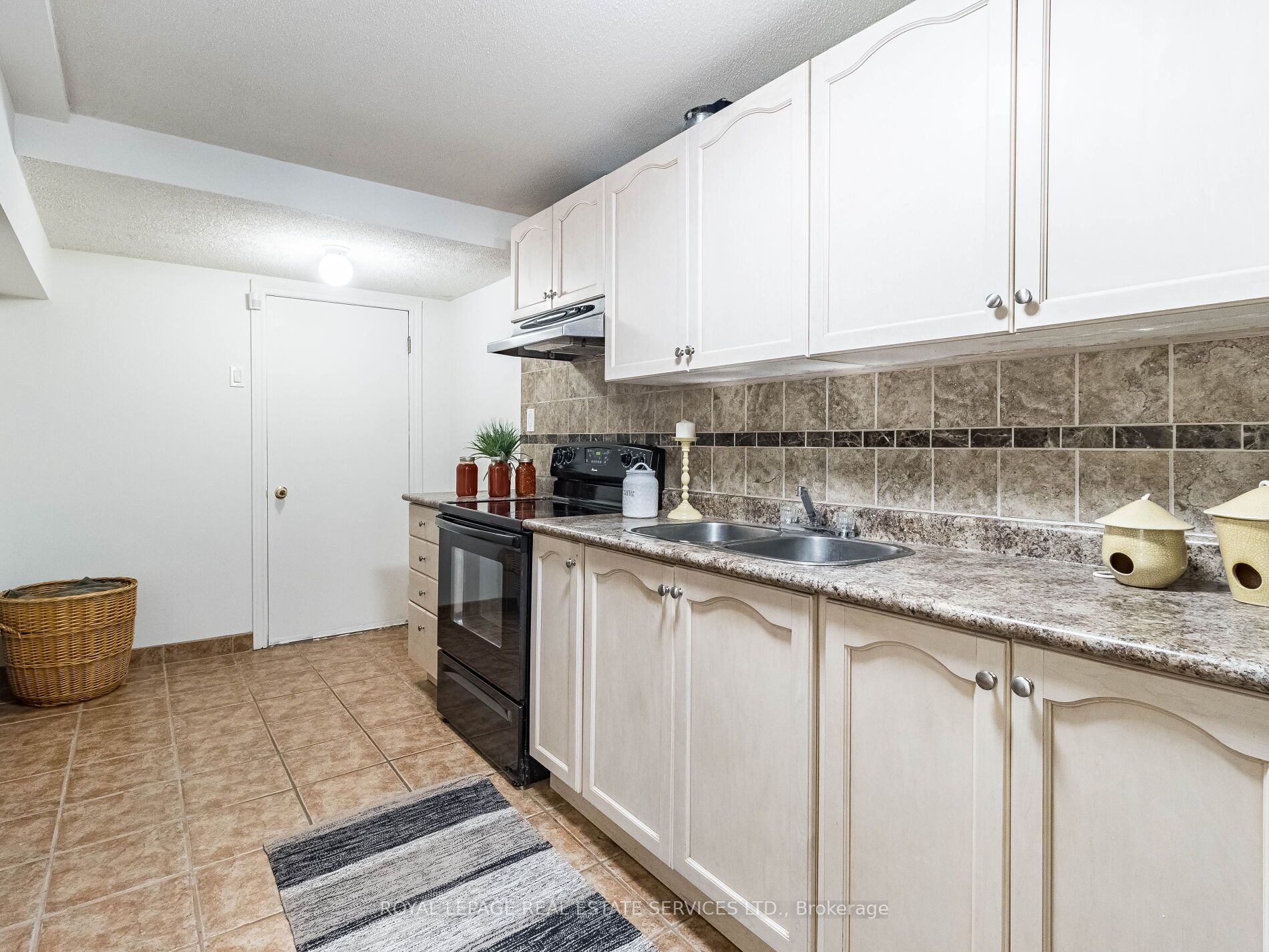 19 Toscana Rd