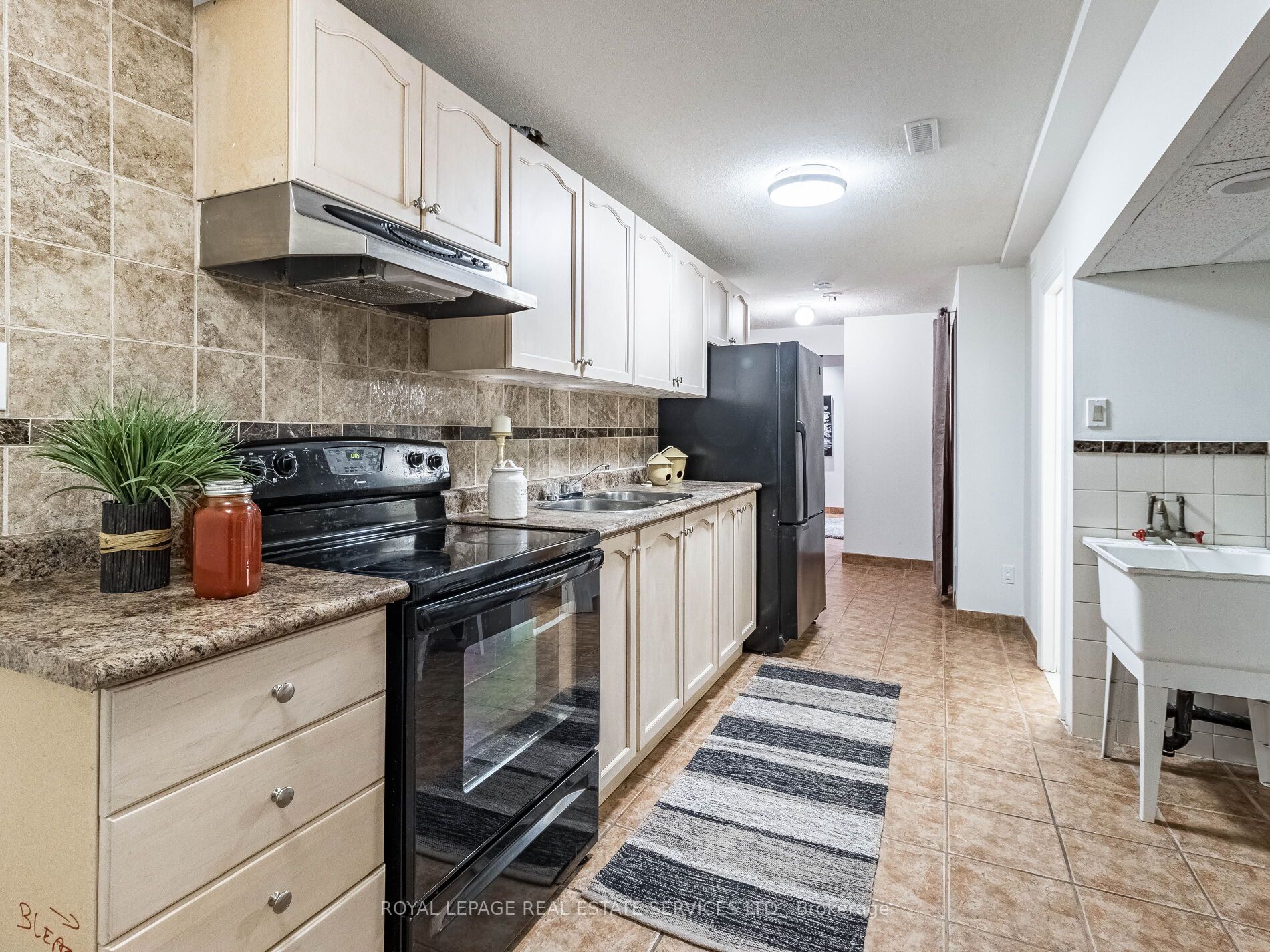 19 Toscana Rd