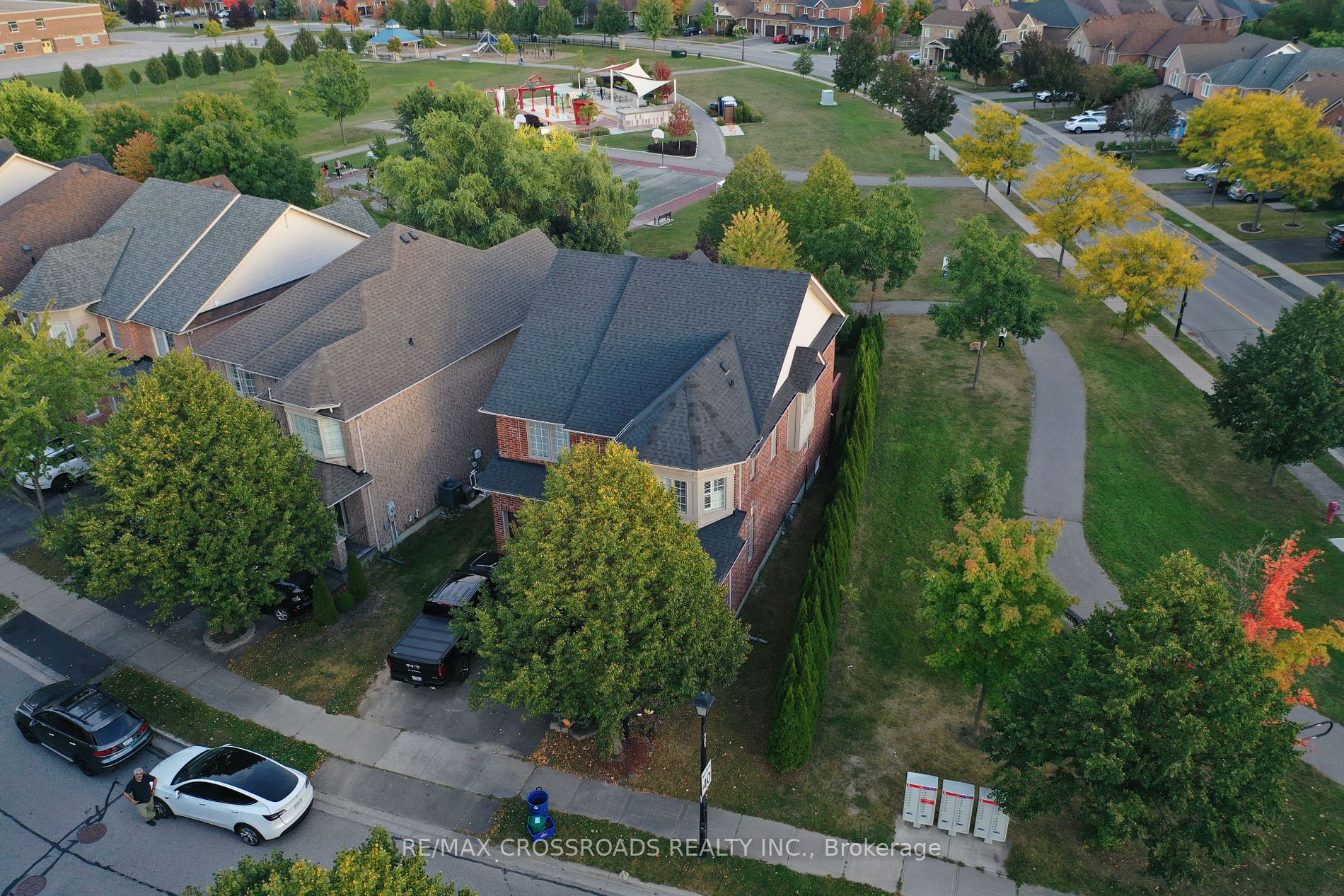 612 Society Crescent