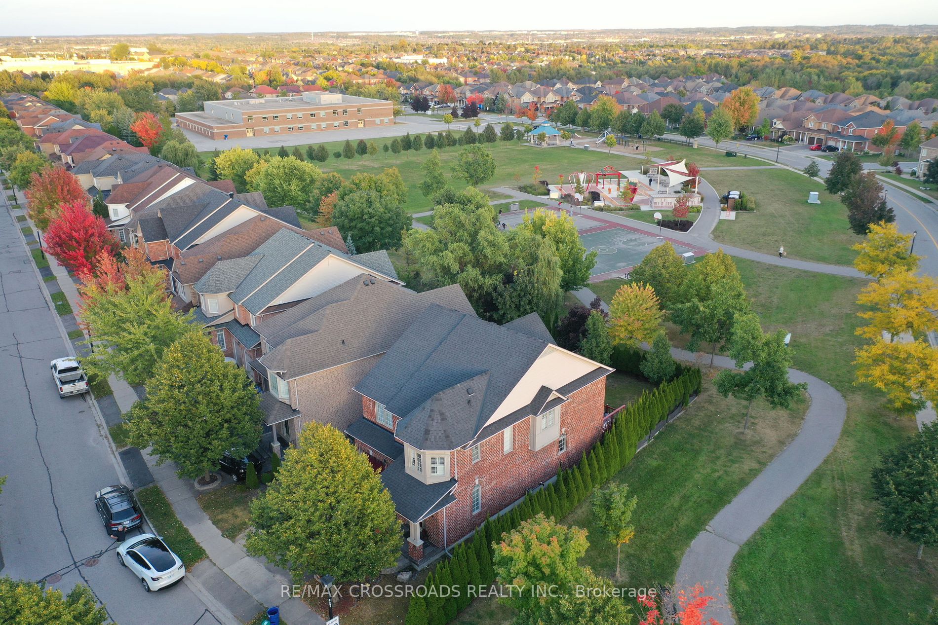 612 Society Crescent