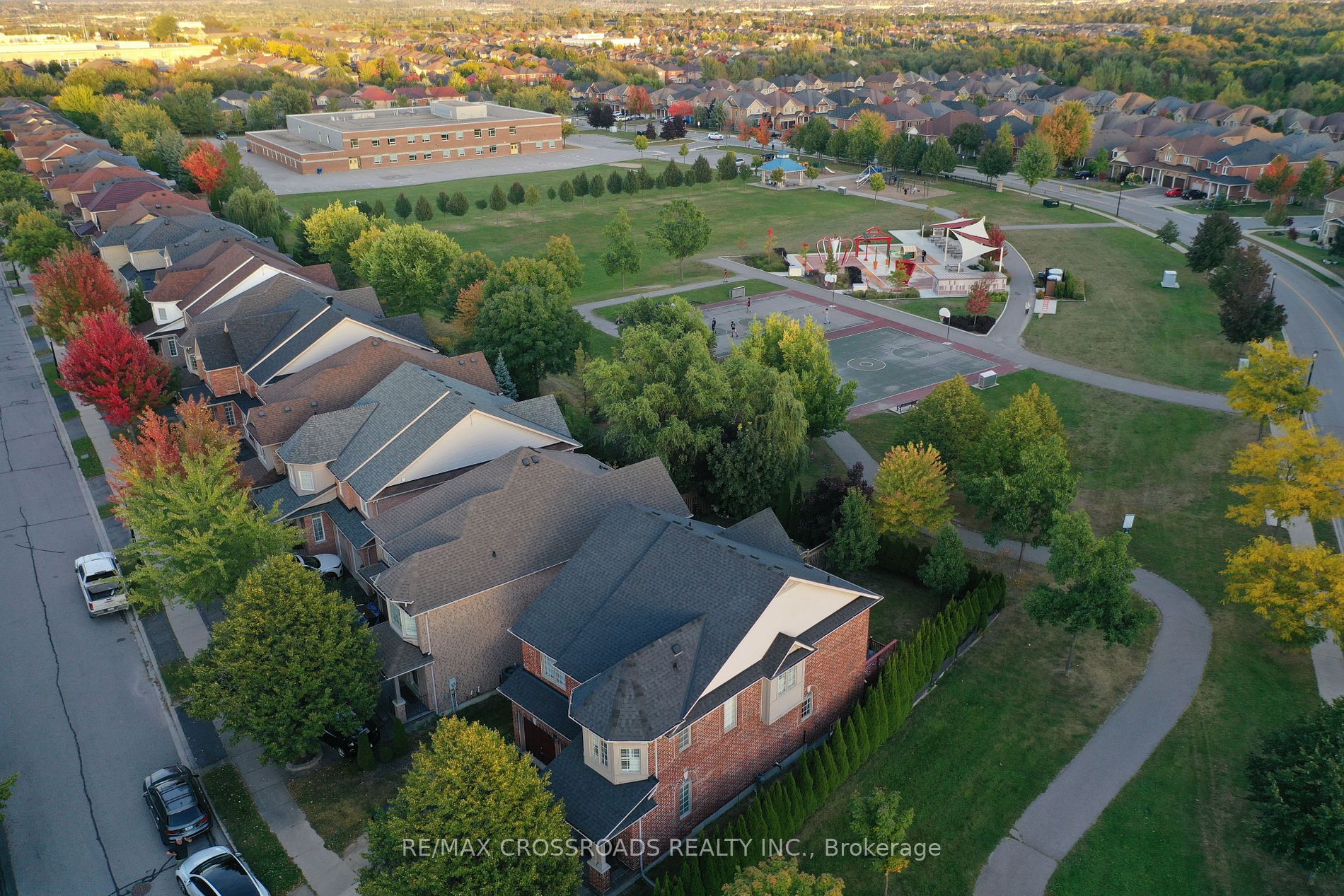 612 Society Crescent