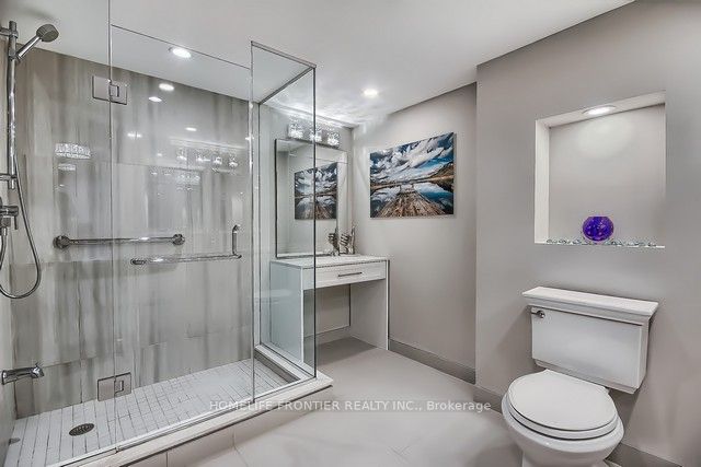 20 Harding Blvd W, #110