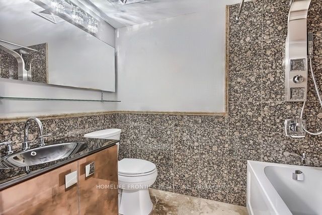 20 Harding Blvd W, #110