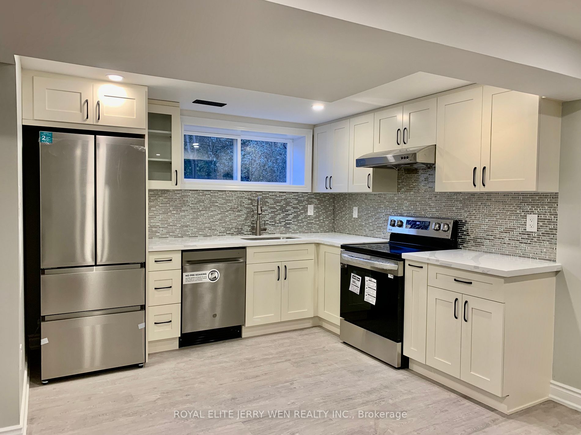 52 Millard Ave, #Lower