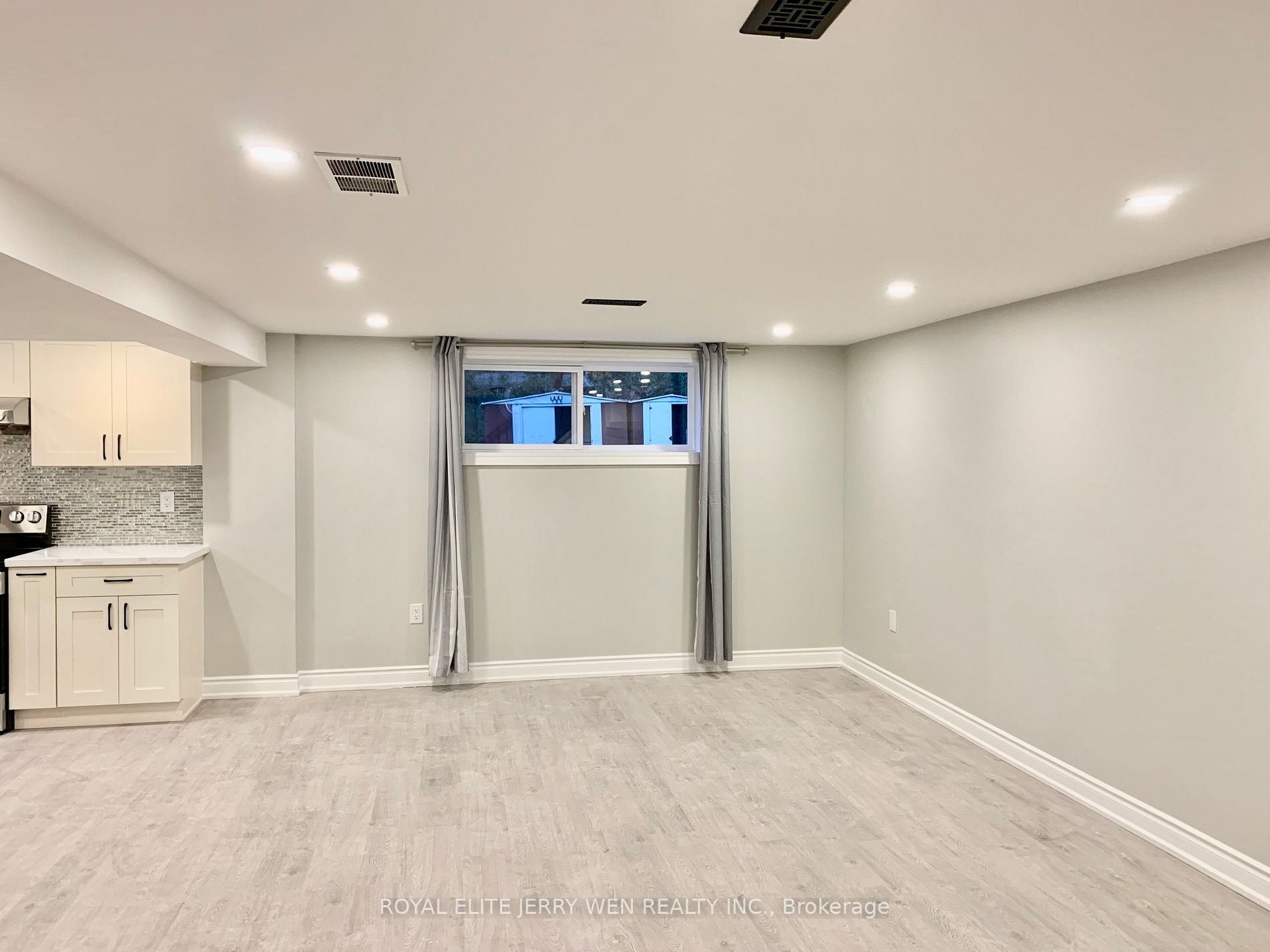 52 Millard Ave, #Lower