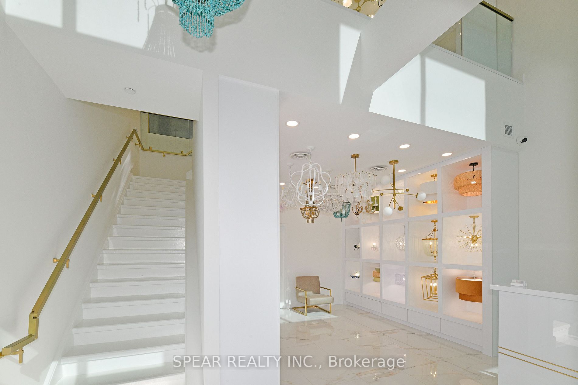 200 Mostar St, #105