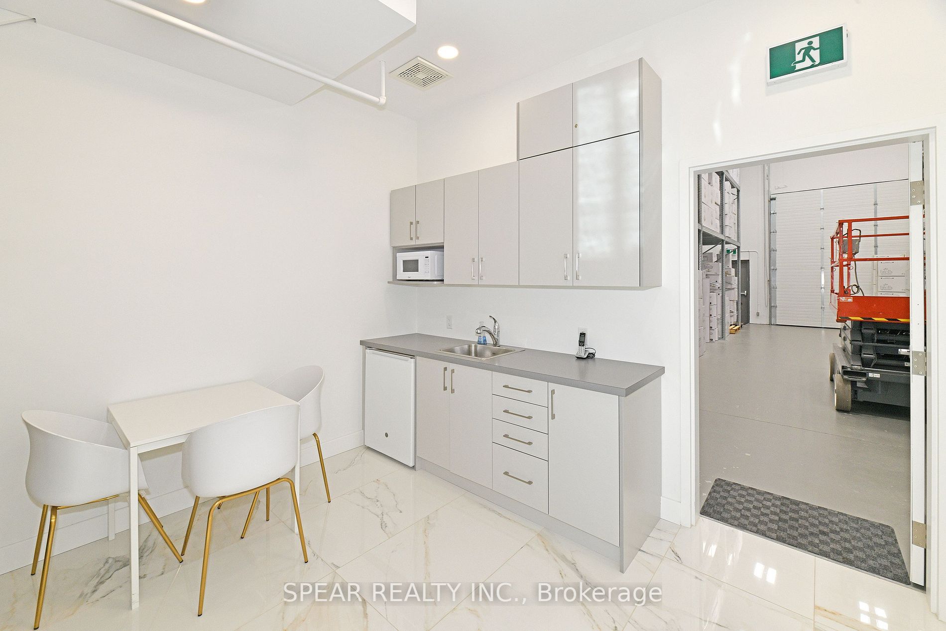 200 Mostar St, #105