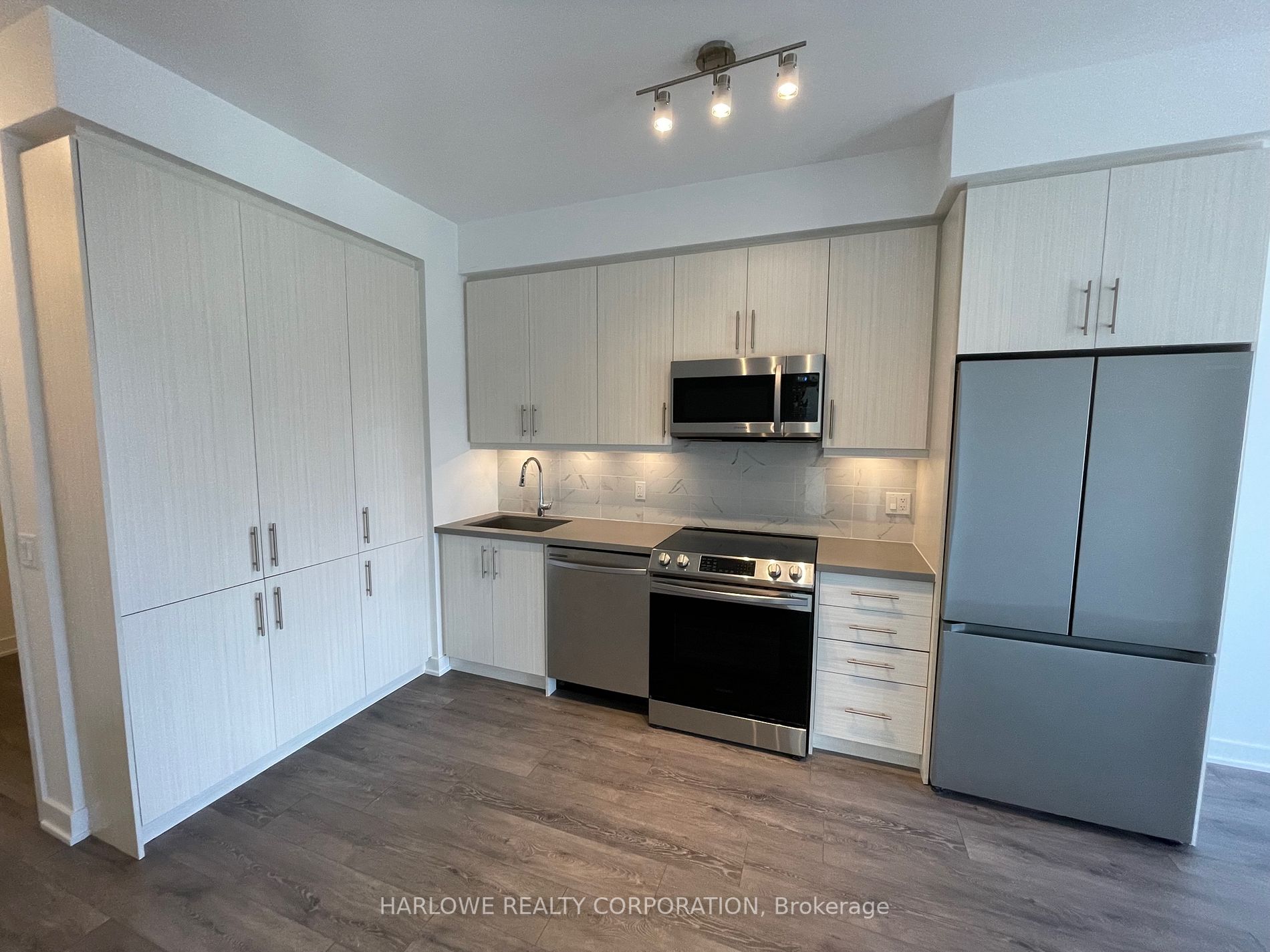 95 Oneida Cres, #309