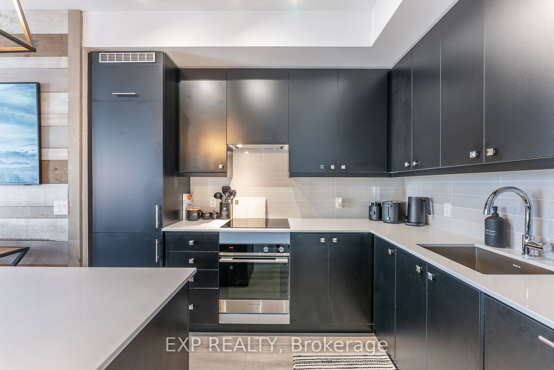 9075 Jane St, #1802