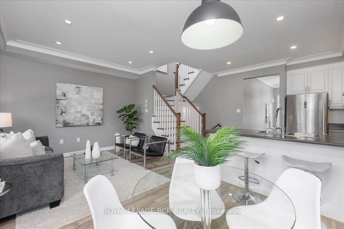 32 Donnan Dr
