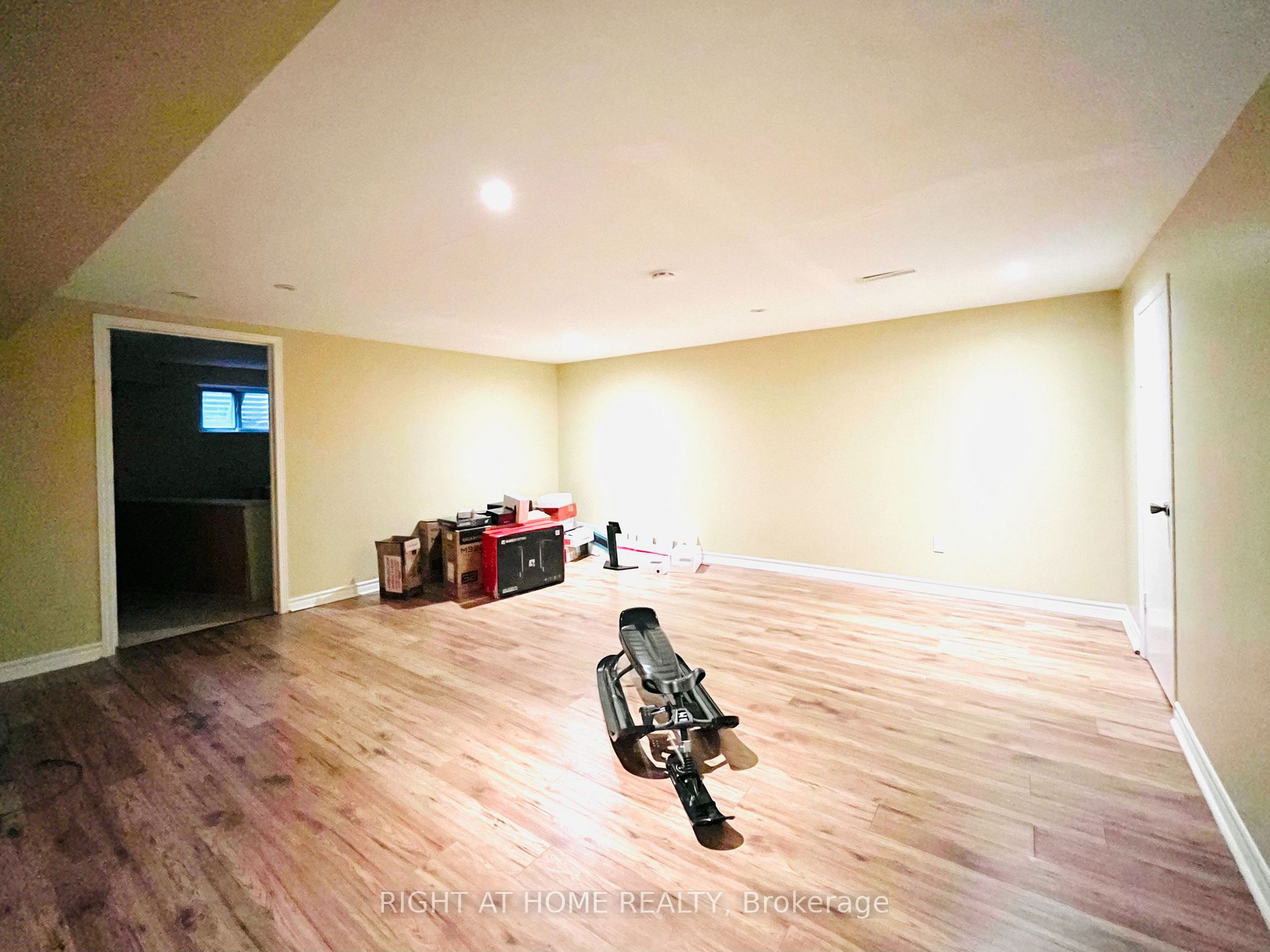 73 Laureleaf Rd