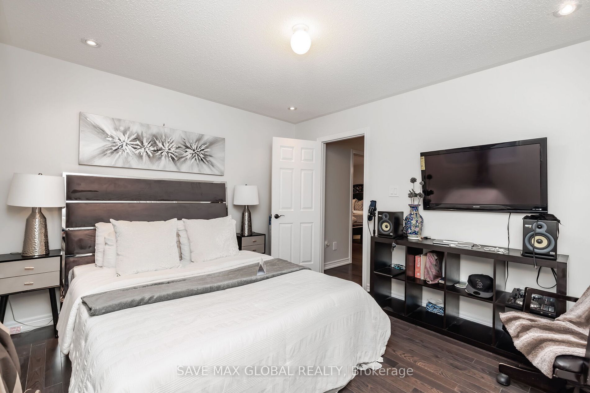 865 Memorial Circ