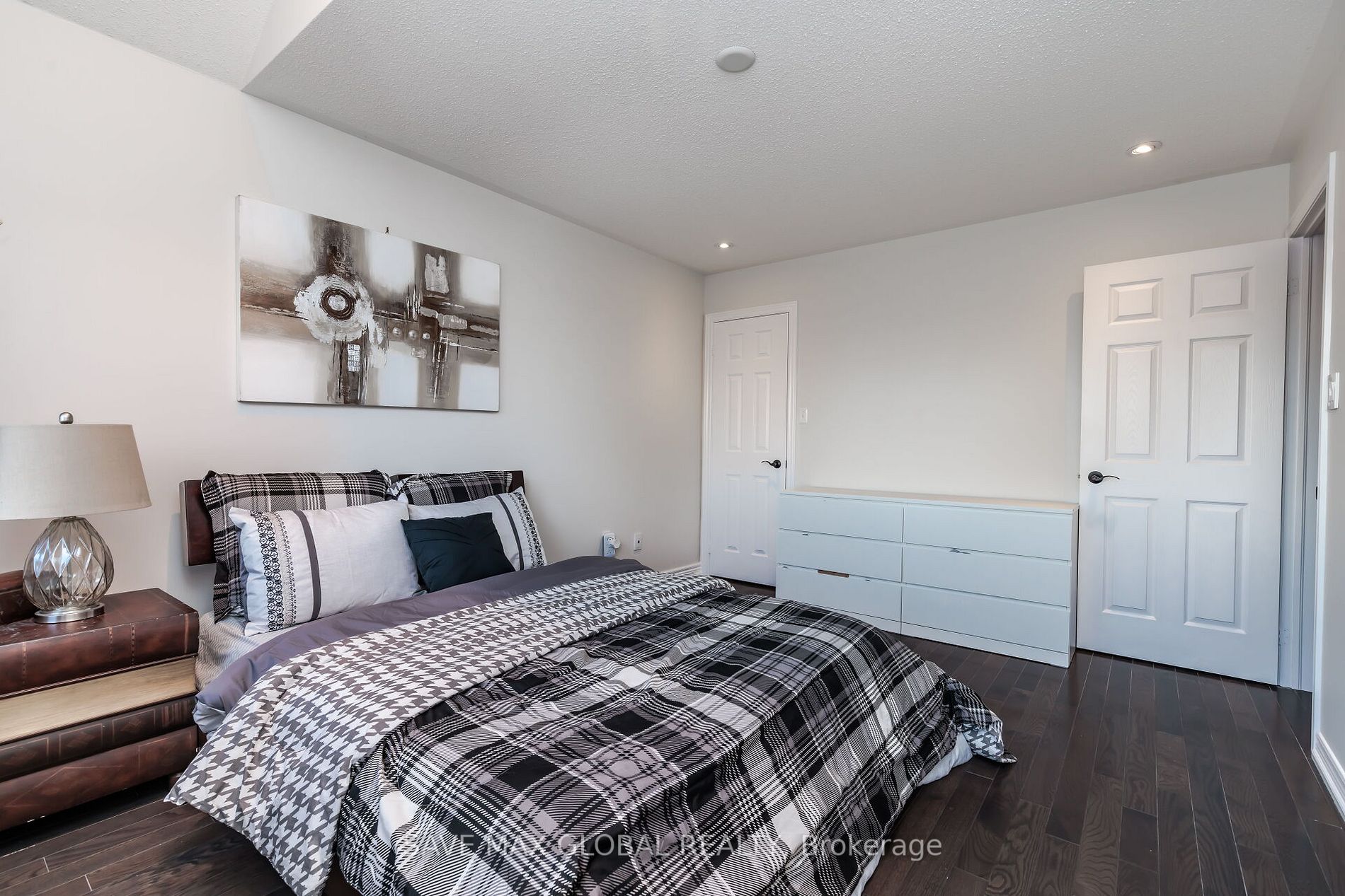 865 Memorial Circ