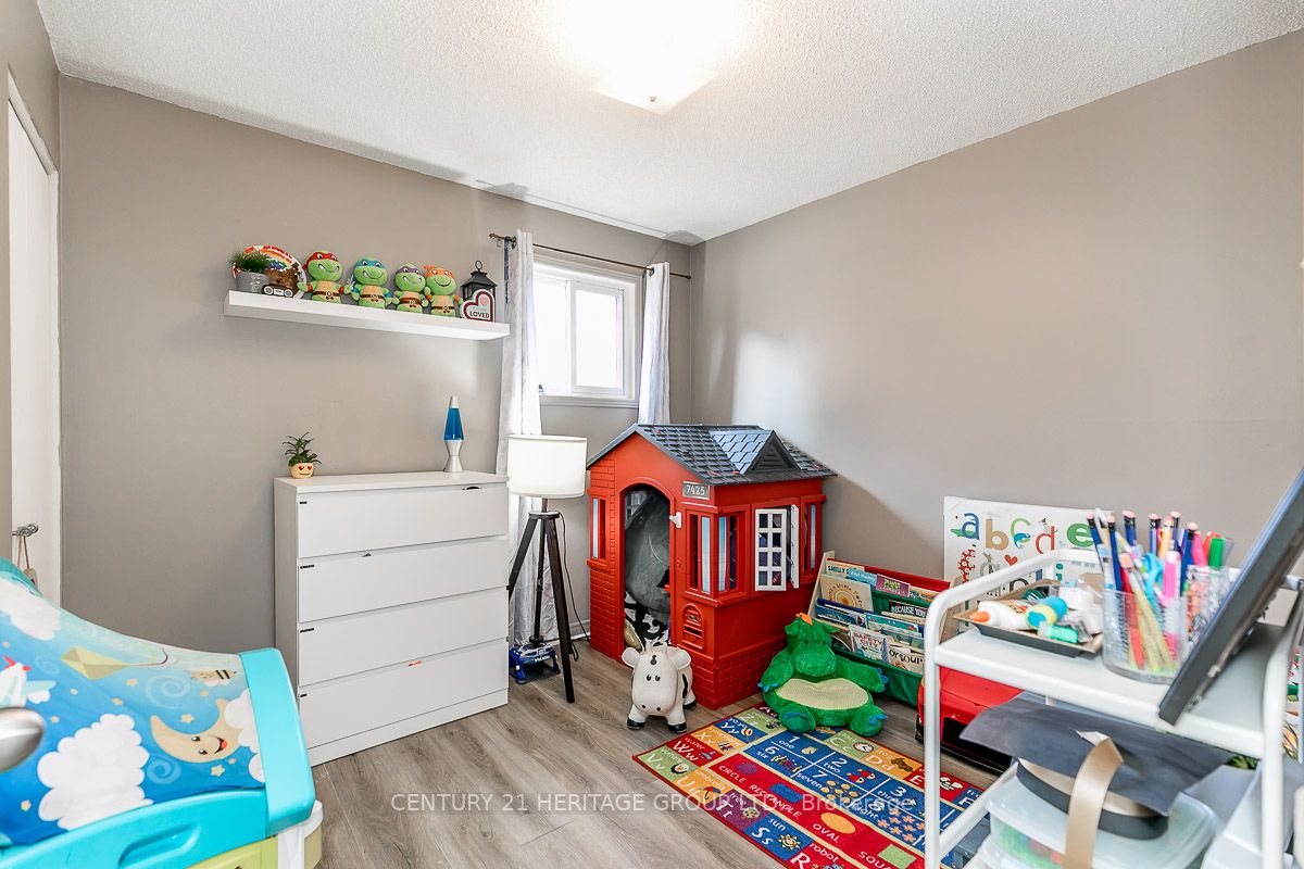 71 Boyne Cres