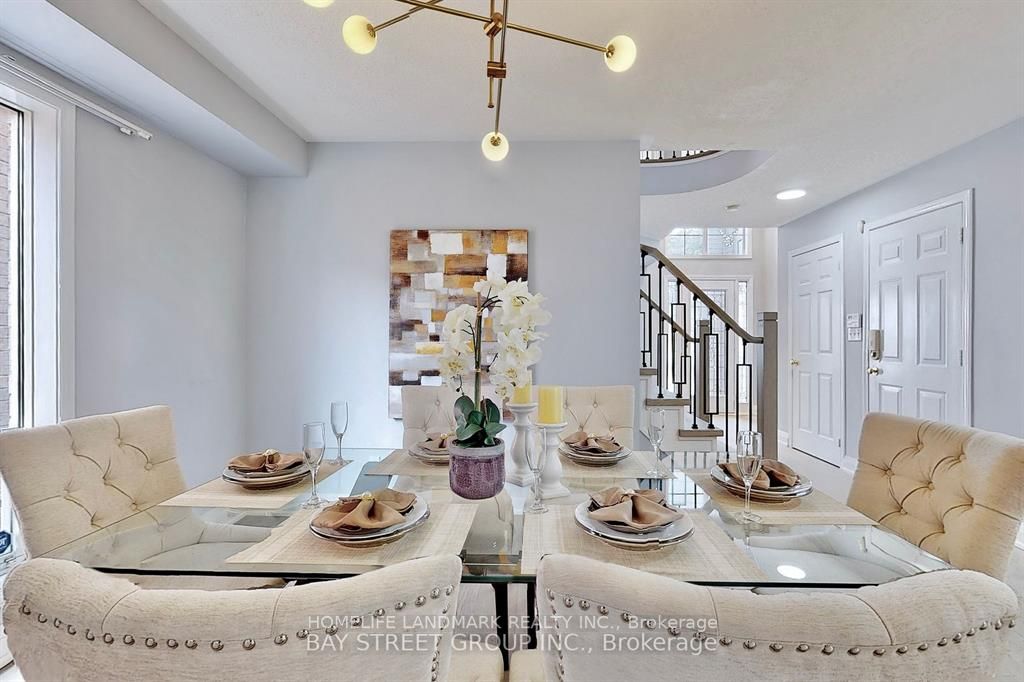 25 Tower Bridge Cres S