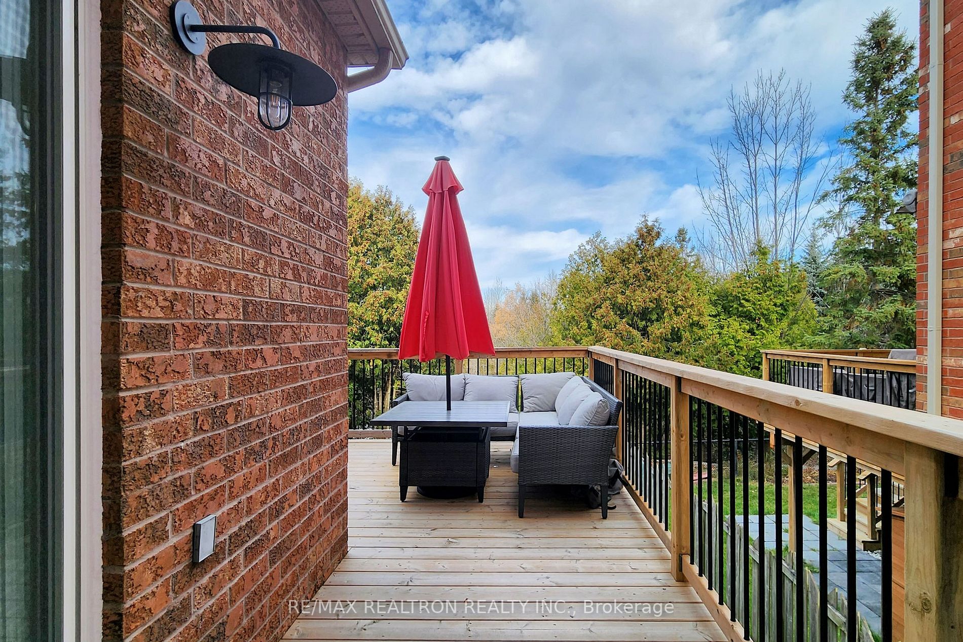 64 Downey Circ