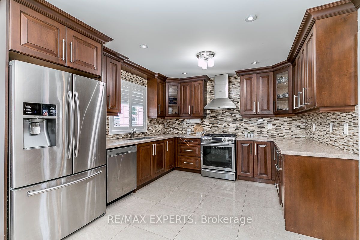 56 Metcalfe Dr