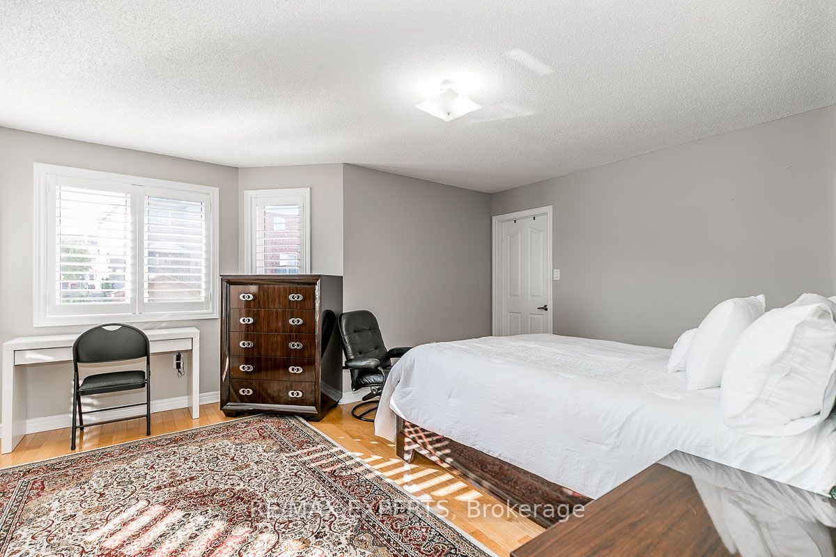 56 Metcalfe Dr