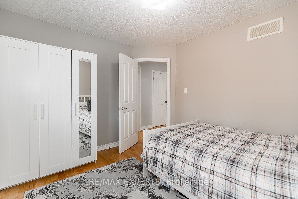 56 Metcalfe Dr
