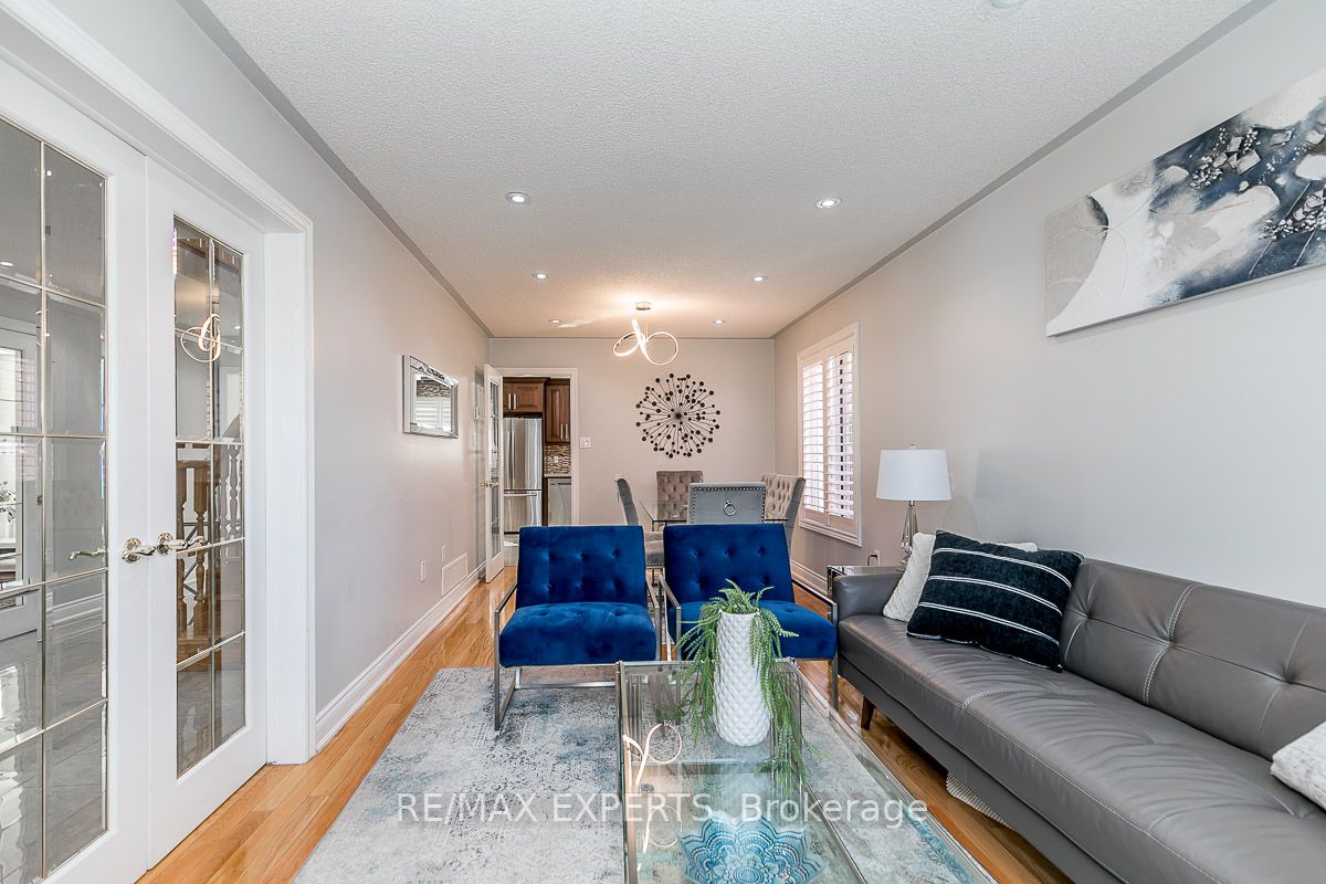 56 Metcalfe Dr