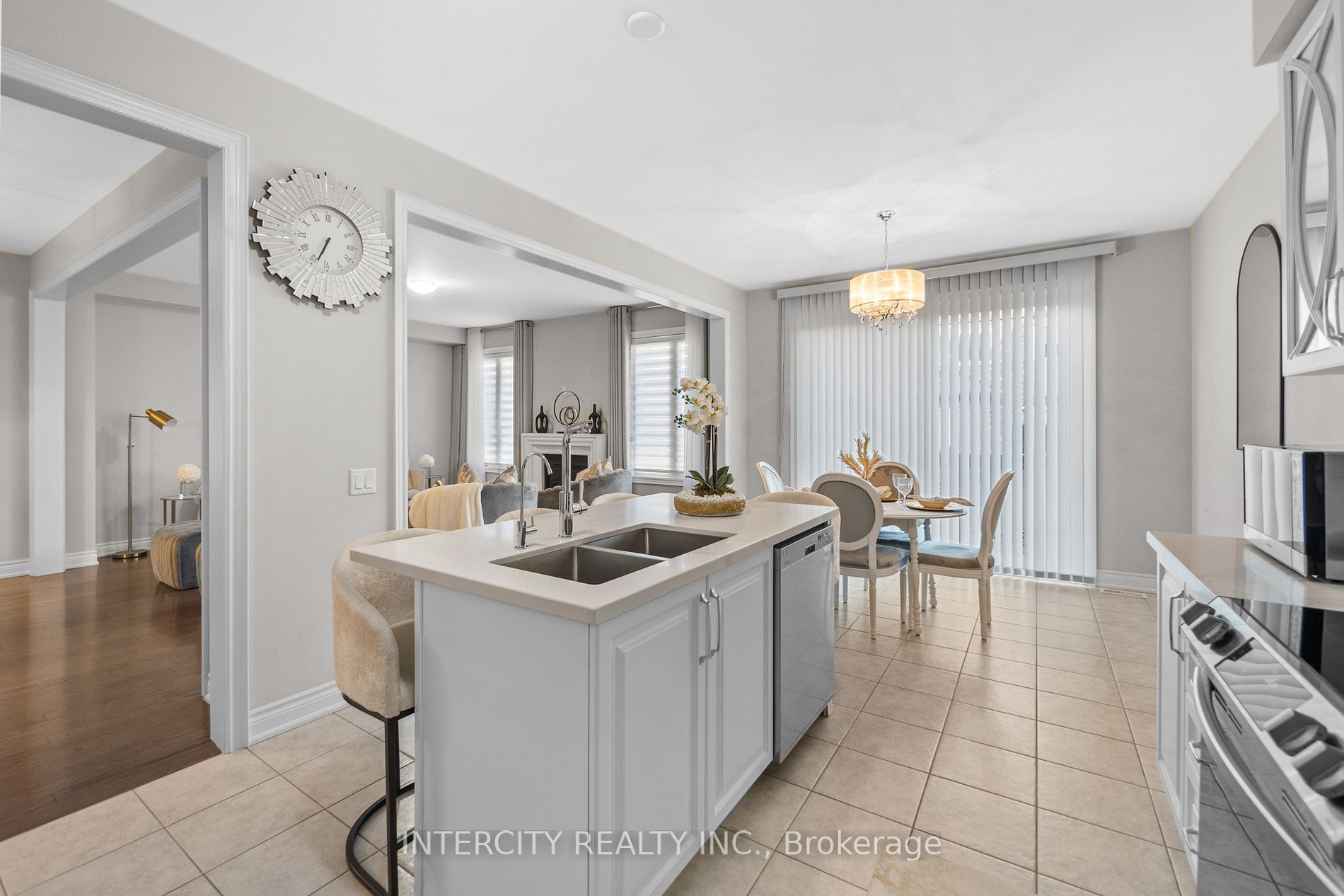 19 Selby Cres
