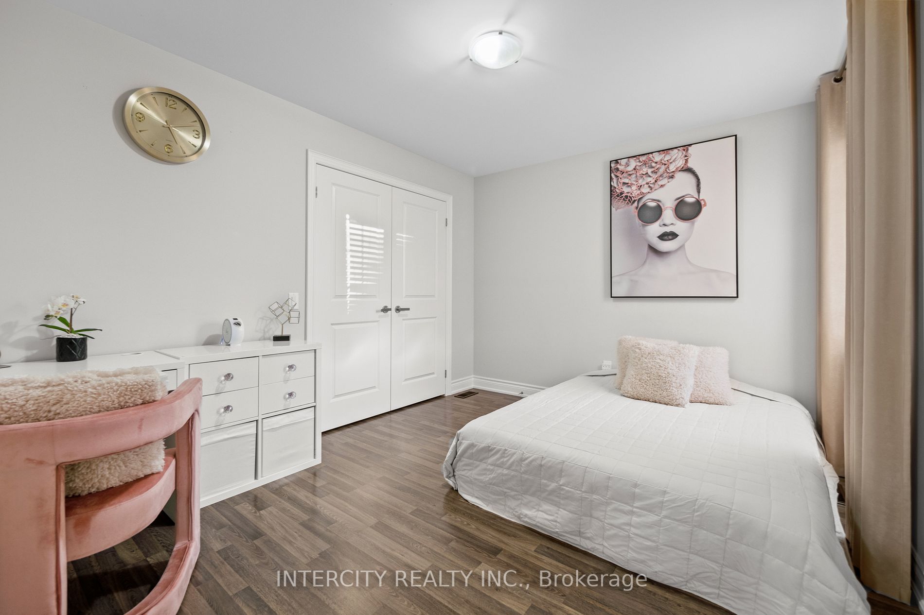 19 Selby Cres