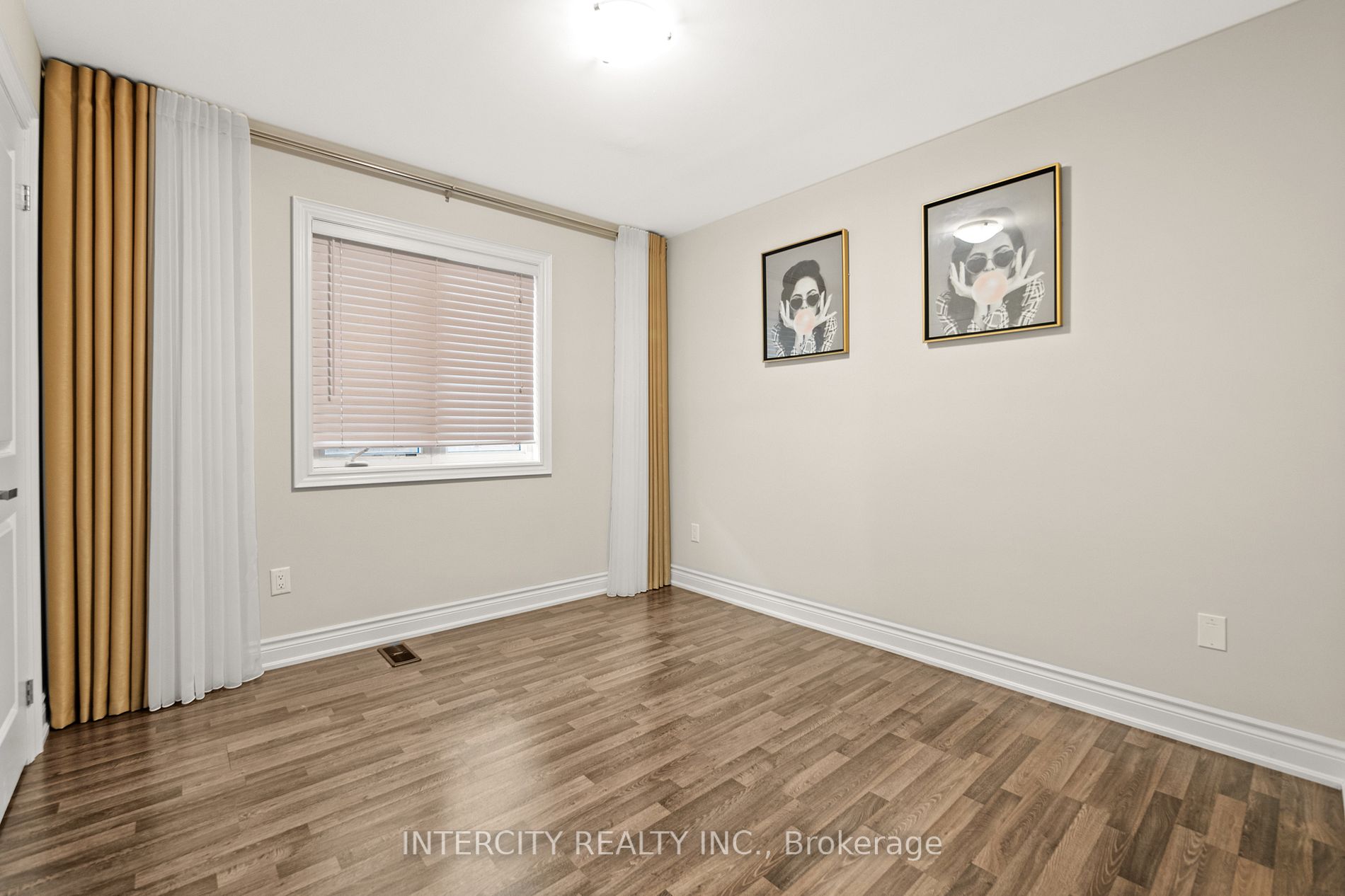 19 Selby Cres