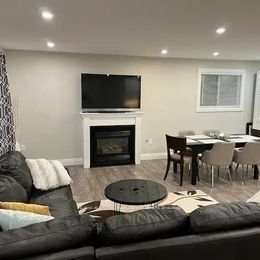 40 Pineview Crt, #Upper