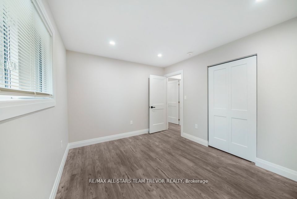 40 Pineview Crt, #Upper