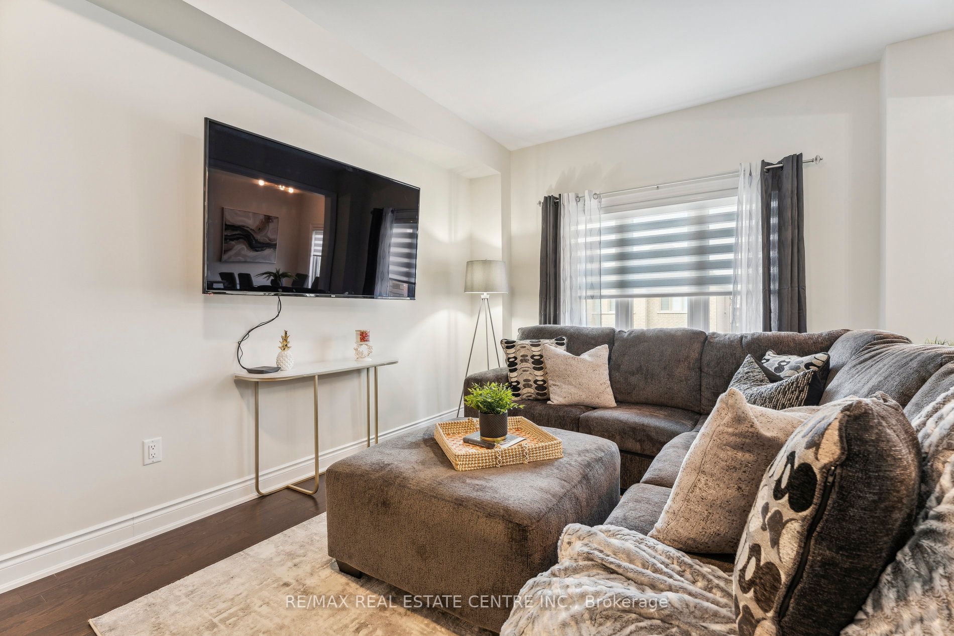 53 Janes Cres