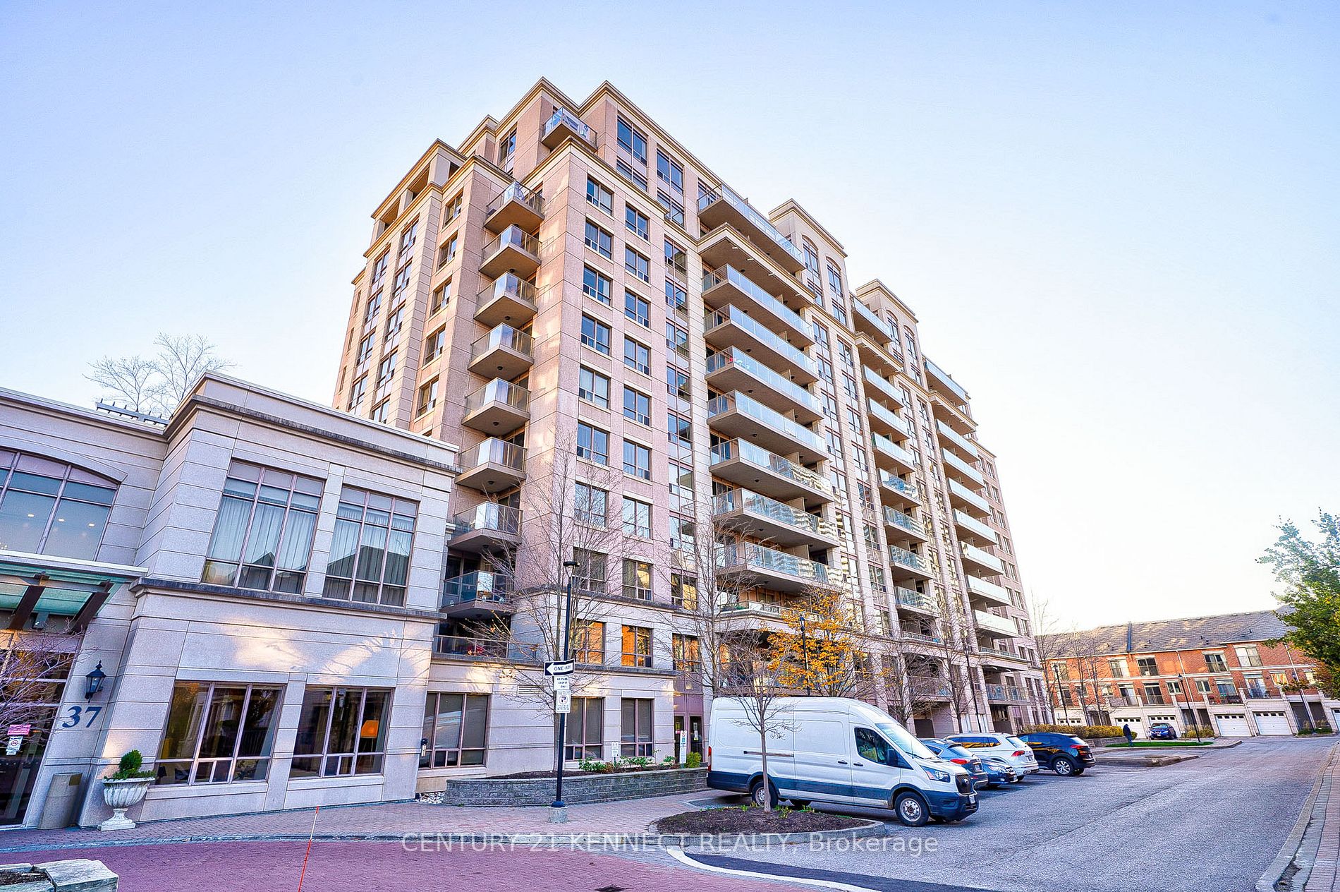 37 Galleria Pkwy, #910