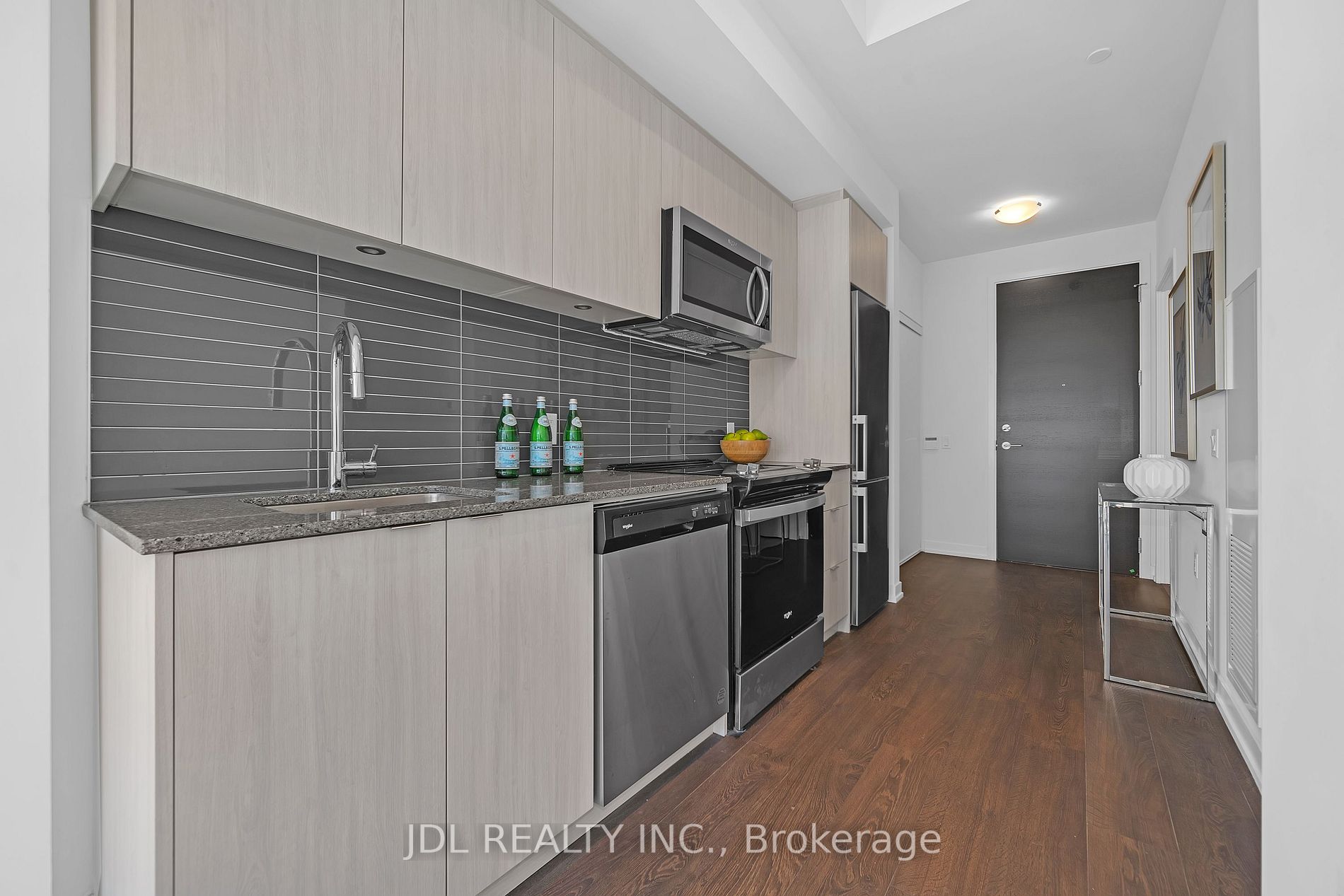 8868 Yonge St, #1701E