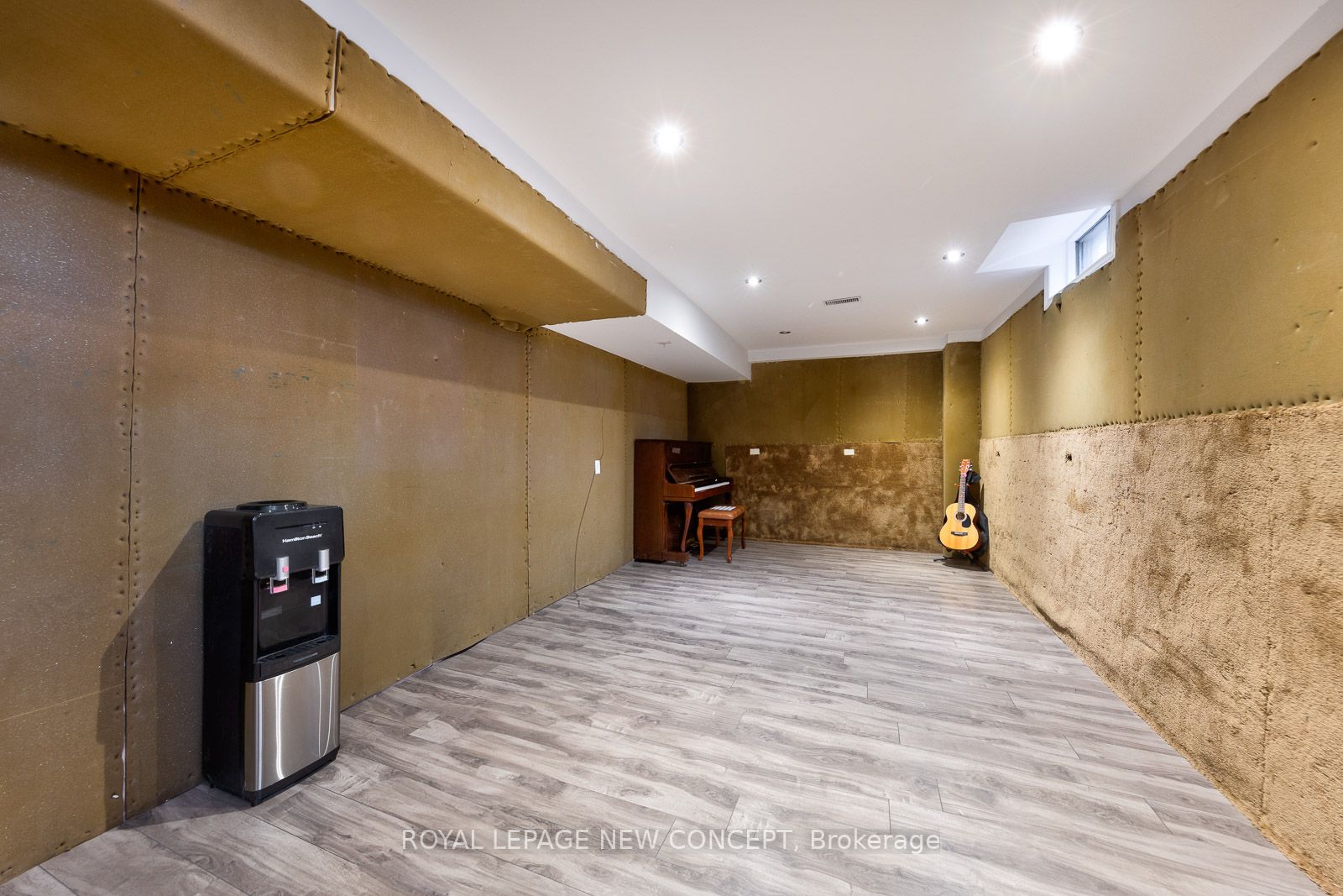 40 Marchwood Cres