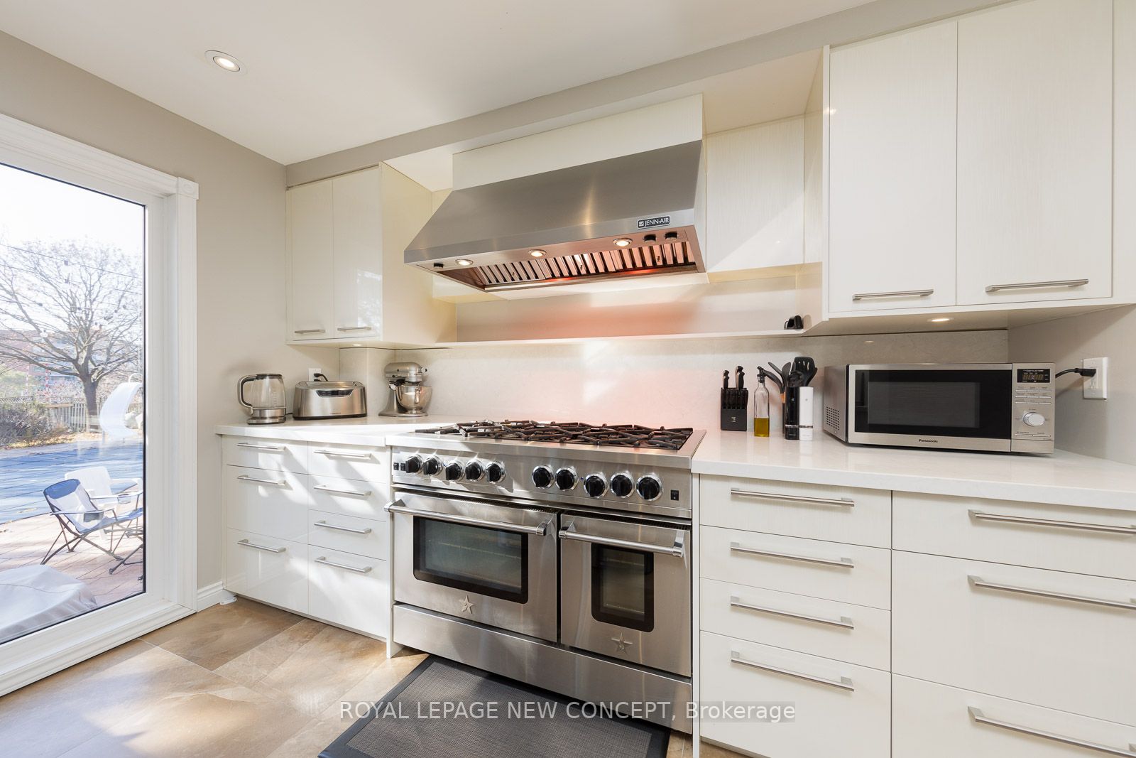40 Marchwood Cres