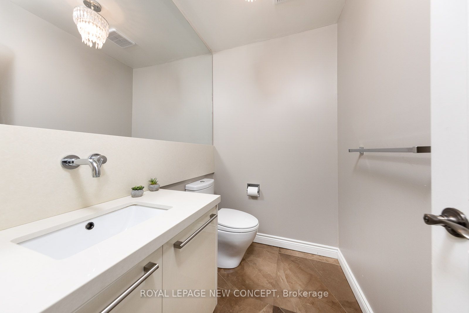 40 Marchwood Cres