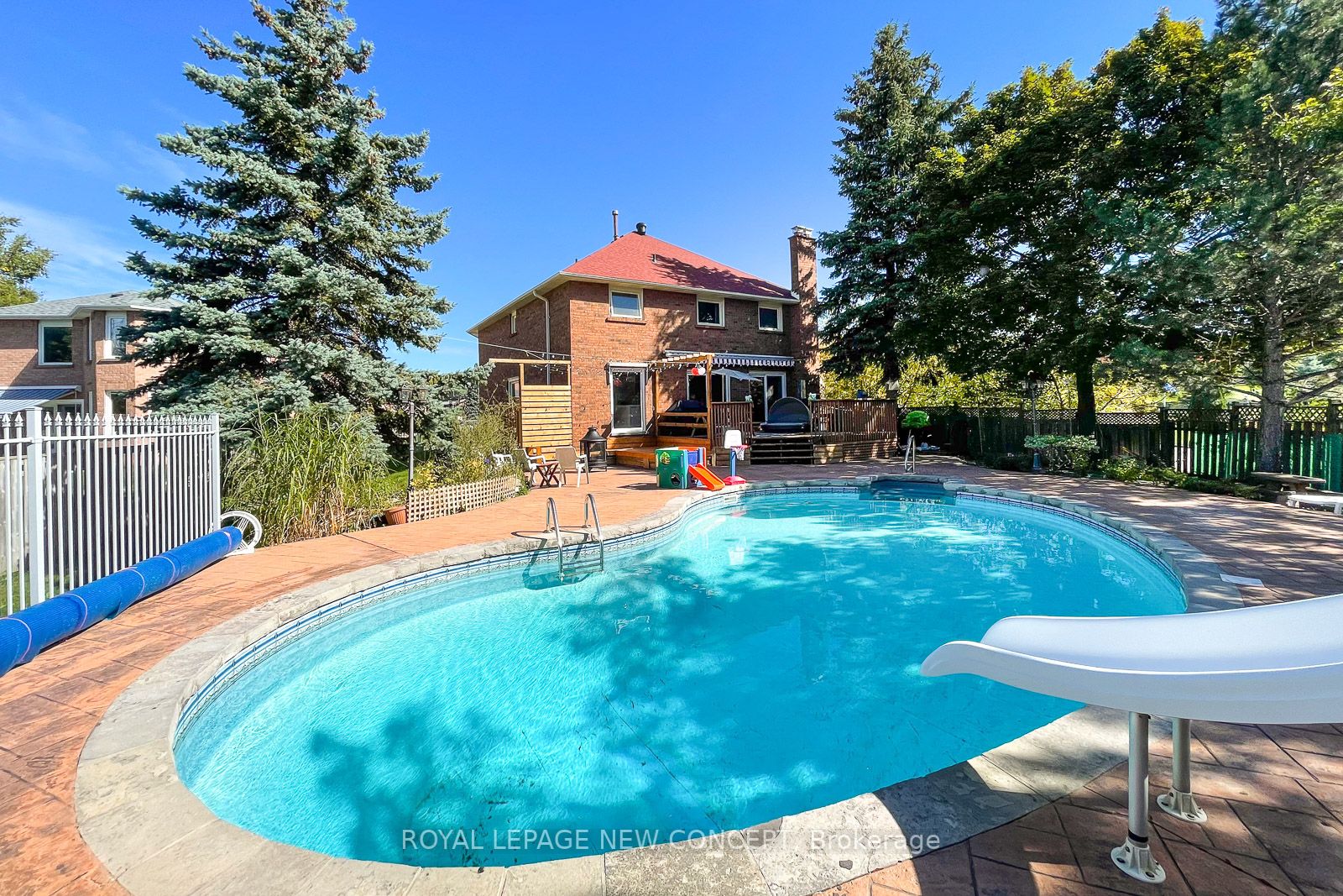 40 Marchwood Cres