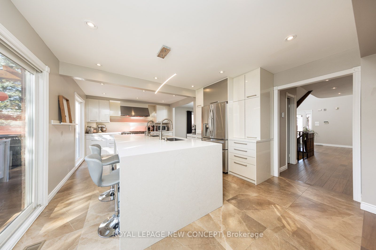 40 Marchwood Cres