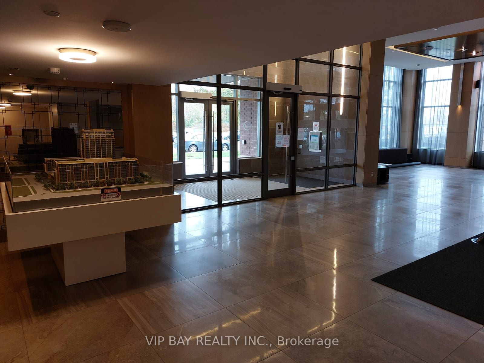 18 Uptown Dr, #1103