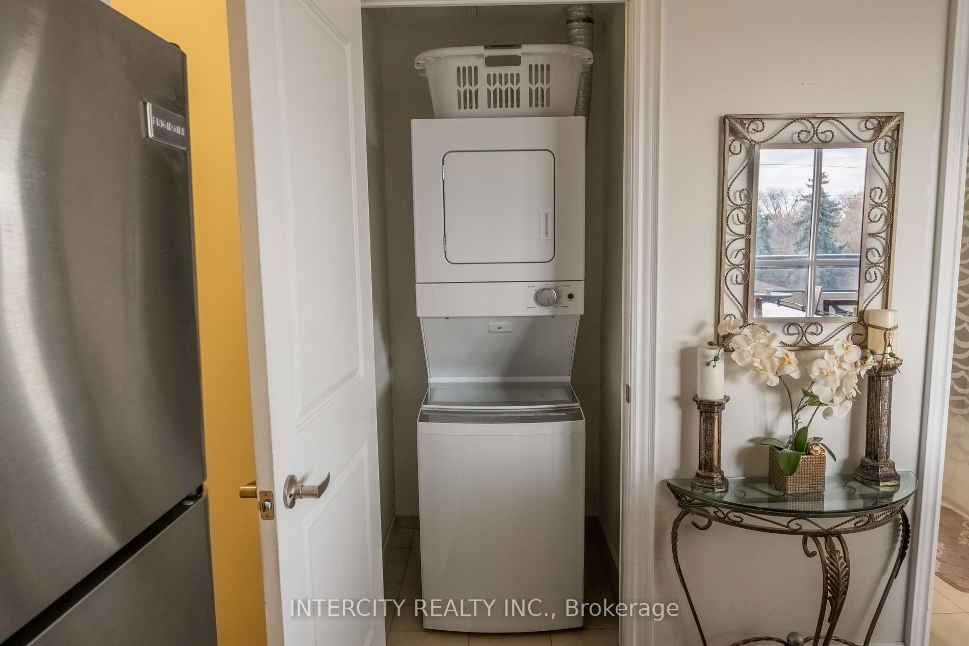 2396 Major Mackenzie Dr, #306