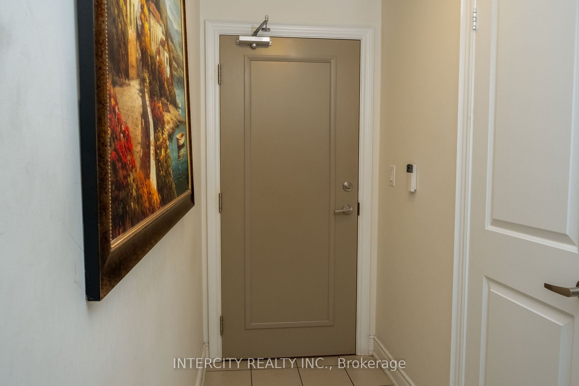 2396 Major Mackenzie Dr, #306