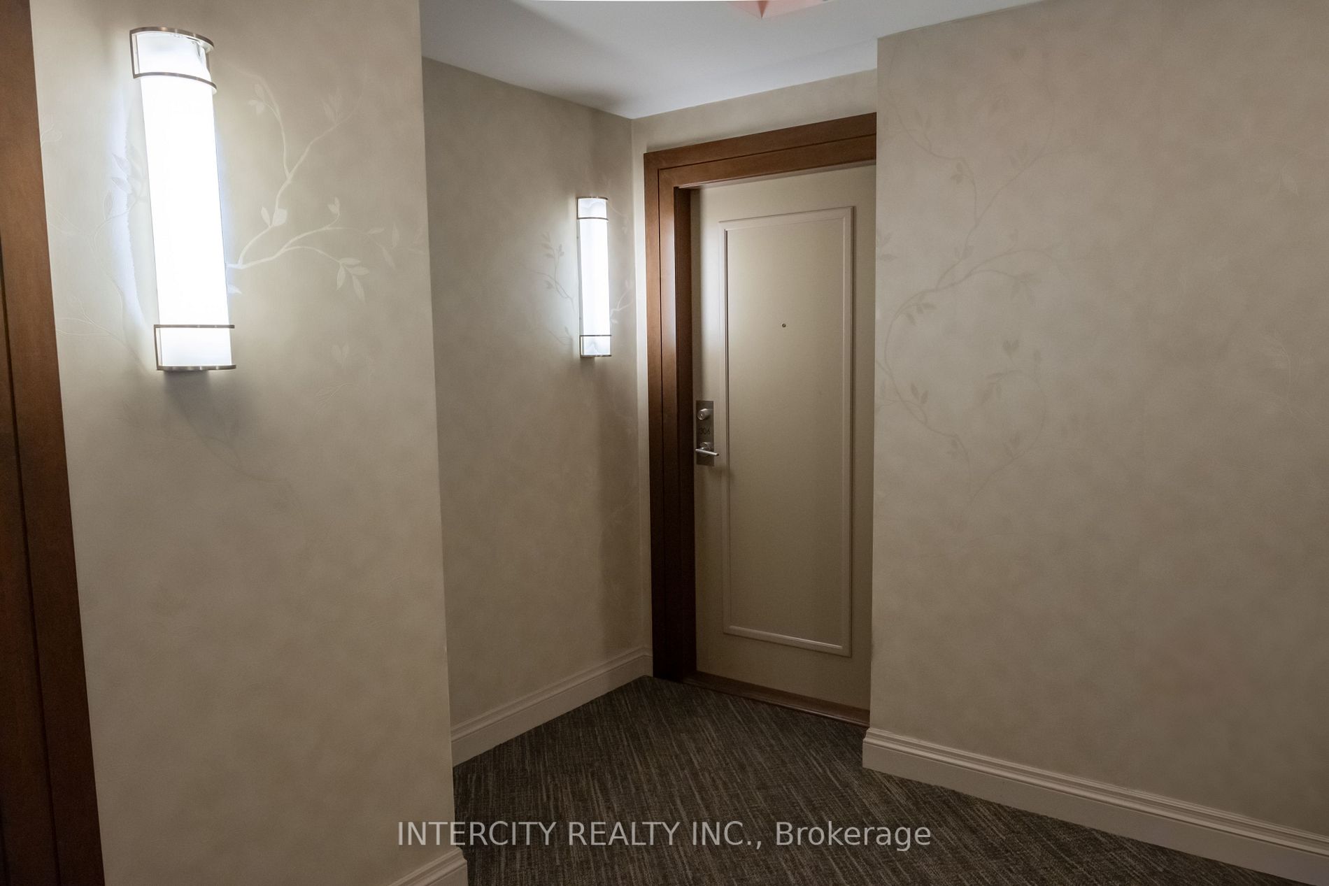 2396 Major Mackenzie Dr, #306