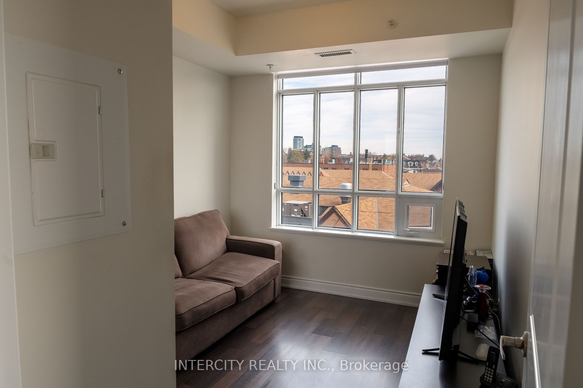 2396 Major Mackenzie Dr, #306