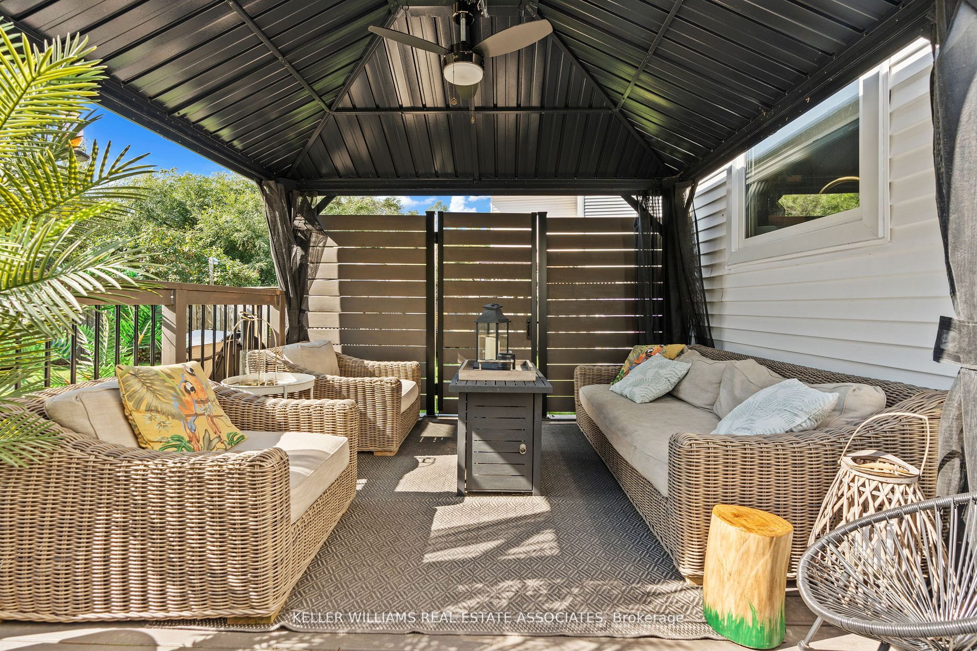 1017 Vance Cres