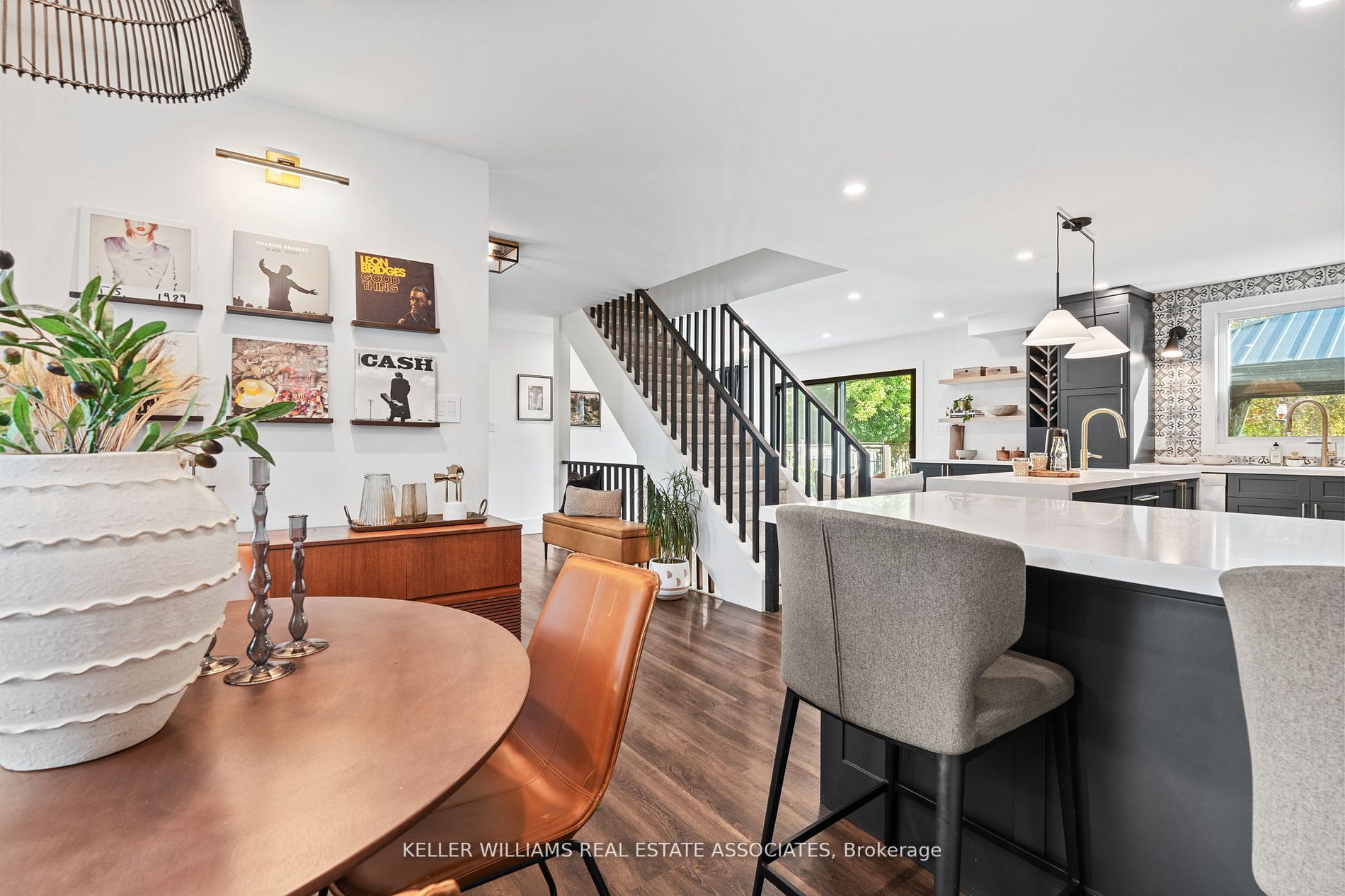 1017 Vance Cres