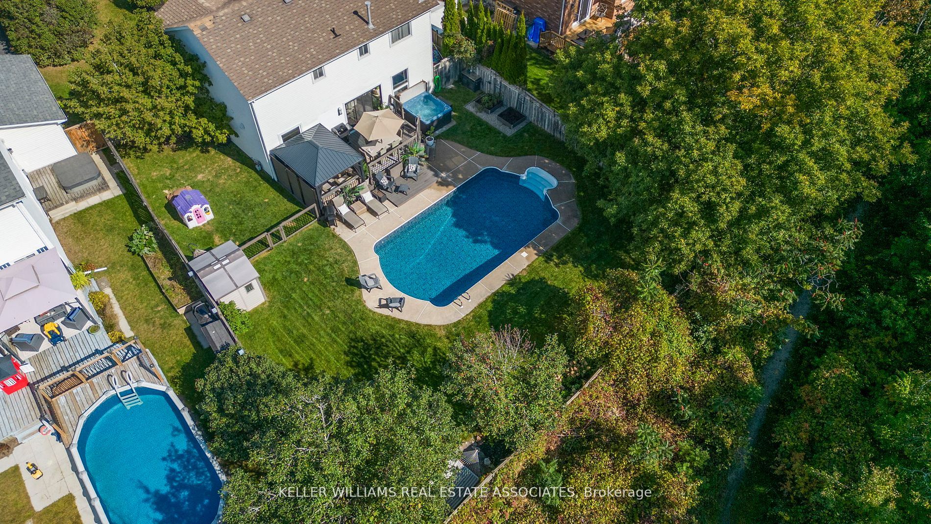 1017 Vance Cres