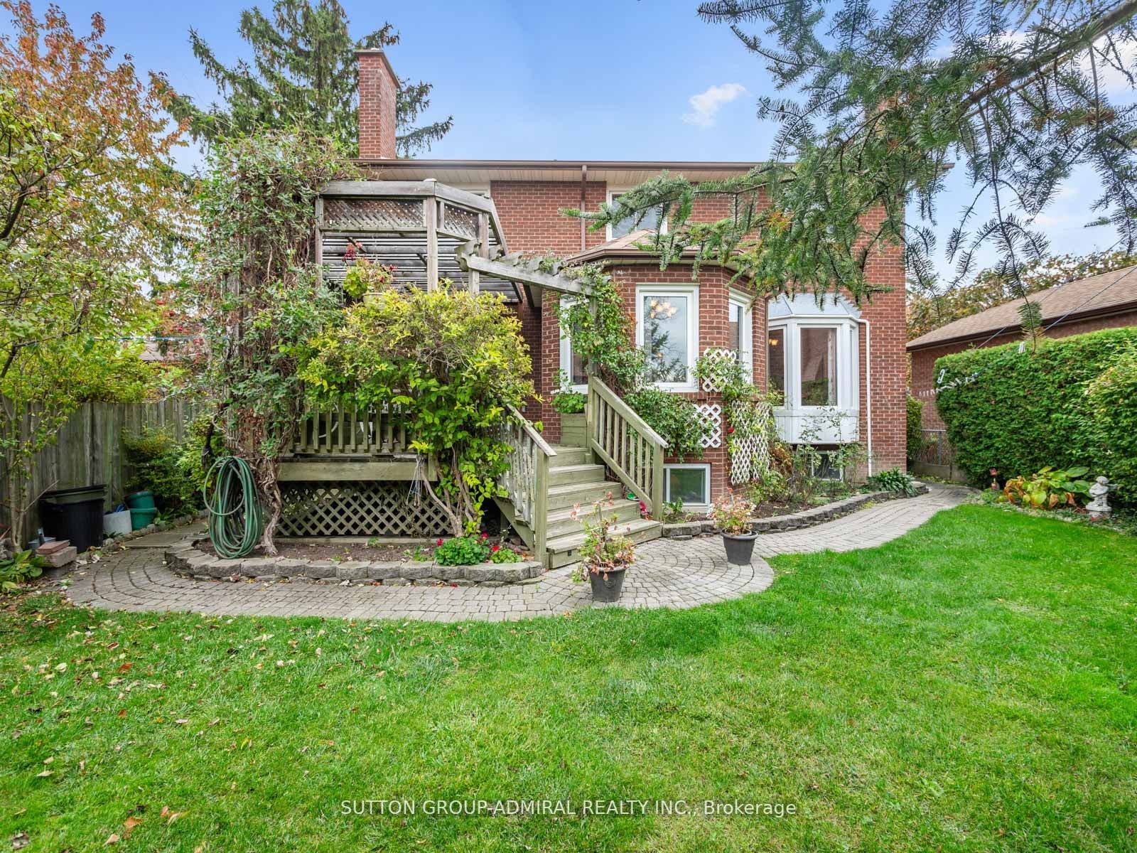 84 Pearson Ave