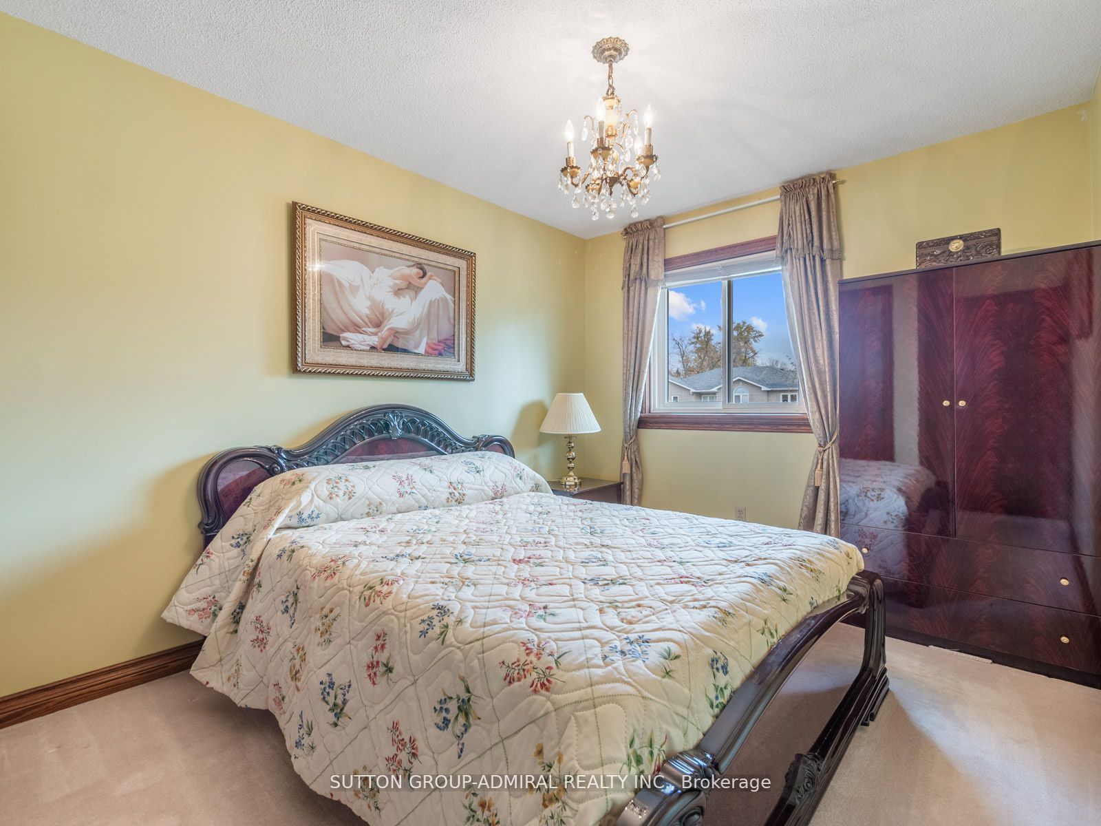 84 Pearson Ave