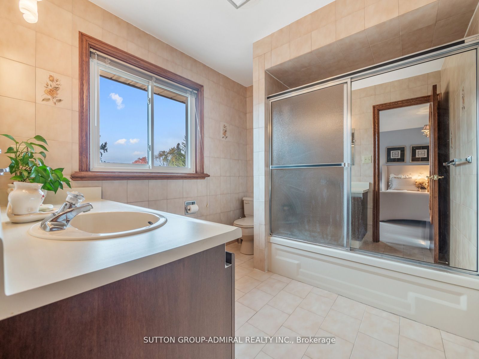 84 Pearson Ave