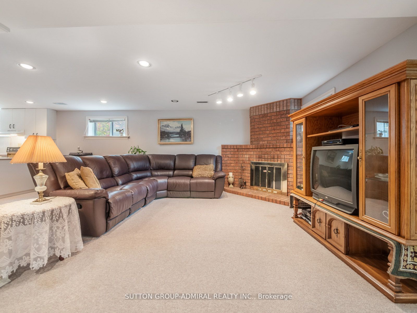 84 Pearson Ave